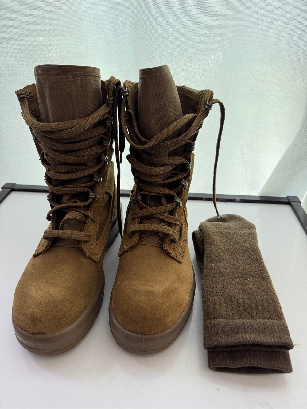 Belleville Military Combat Boots 7.5 W + Omni-wool Socks